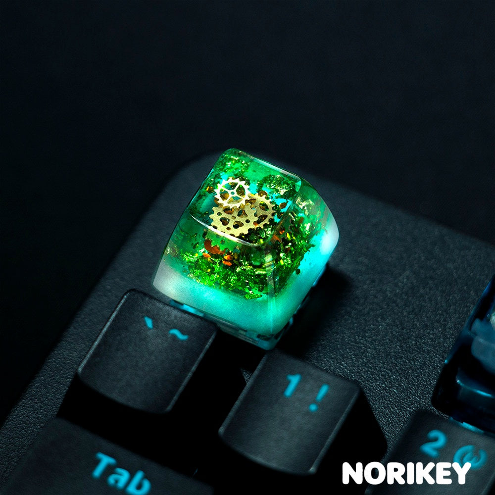 Steampunk Moss Artisan Resin Keycap – Handcrafted Gear Design Shine-Through MX Keycap