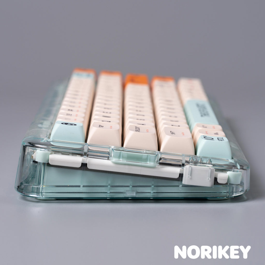 Plastic Cream — Mint Green & Cream XDA PBT Keycap Set, 142 Keys