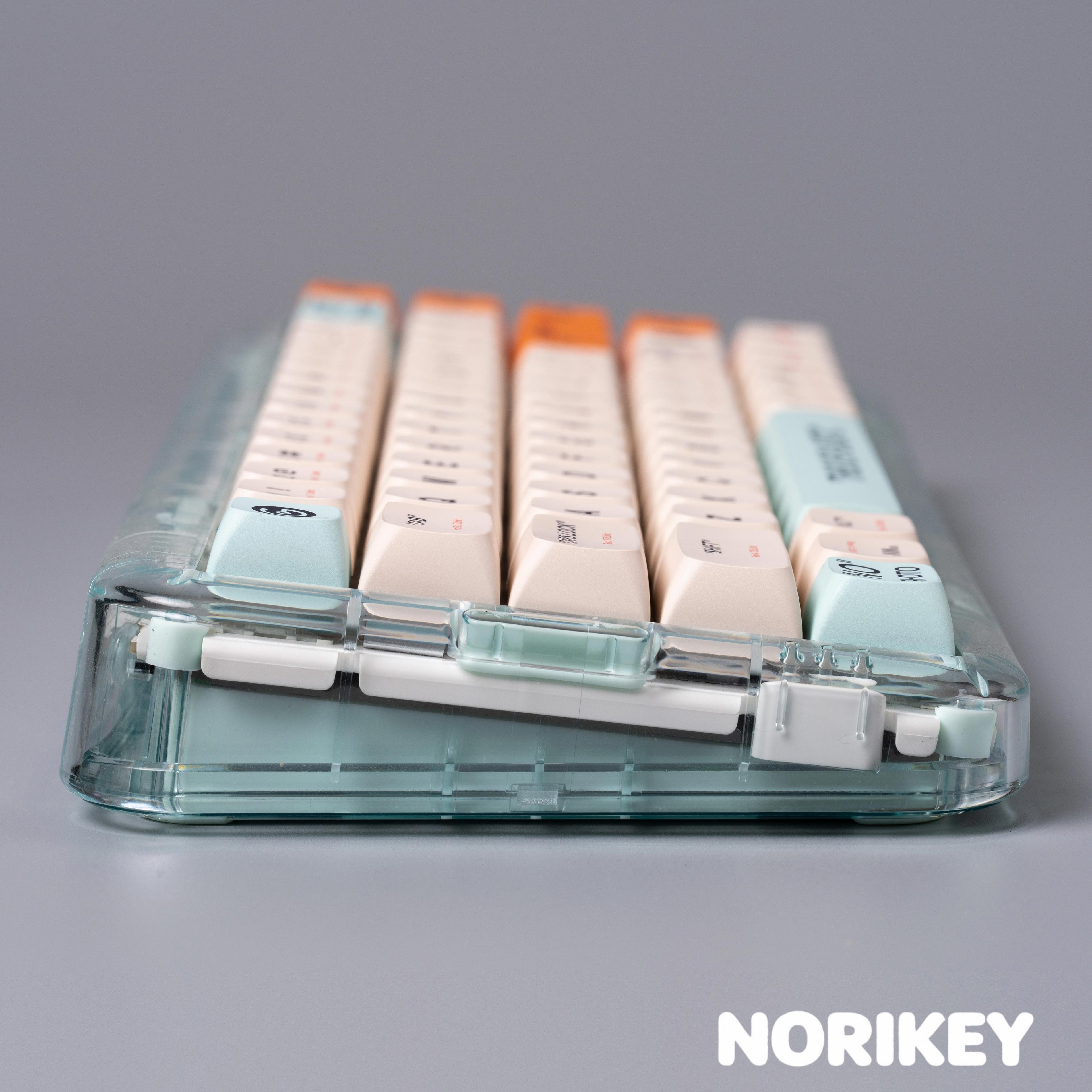 Plastic Cream — Mint Green & Cream XDA PBT Keycap Set, 142 Keys