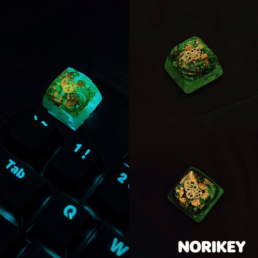 Steampunk Moss Artisan Resin Keycap – Handcrafted Gear Design Shine-Through MX Keycap