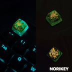 Steampunk Moss Artisan Resin Keycap – Handcrafted Gear Design Shine-Through MX Keycap